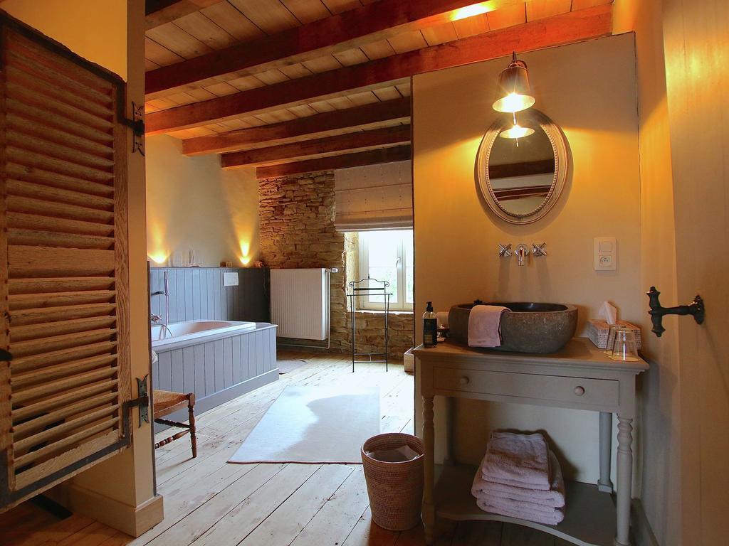 Unique Holiday Home In Virton With Jacuzzi Latour Екстер'єр фото