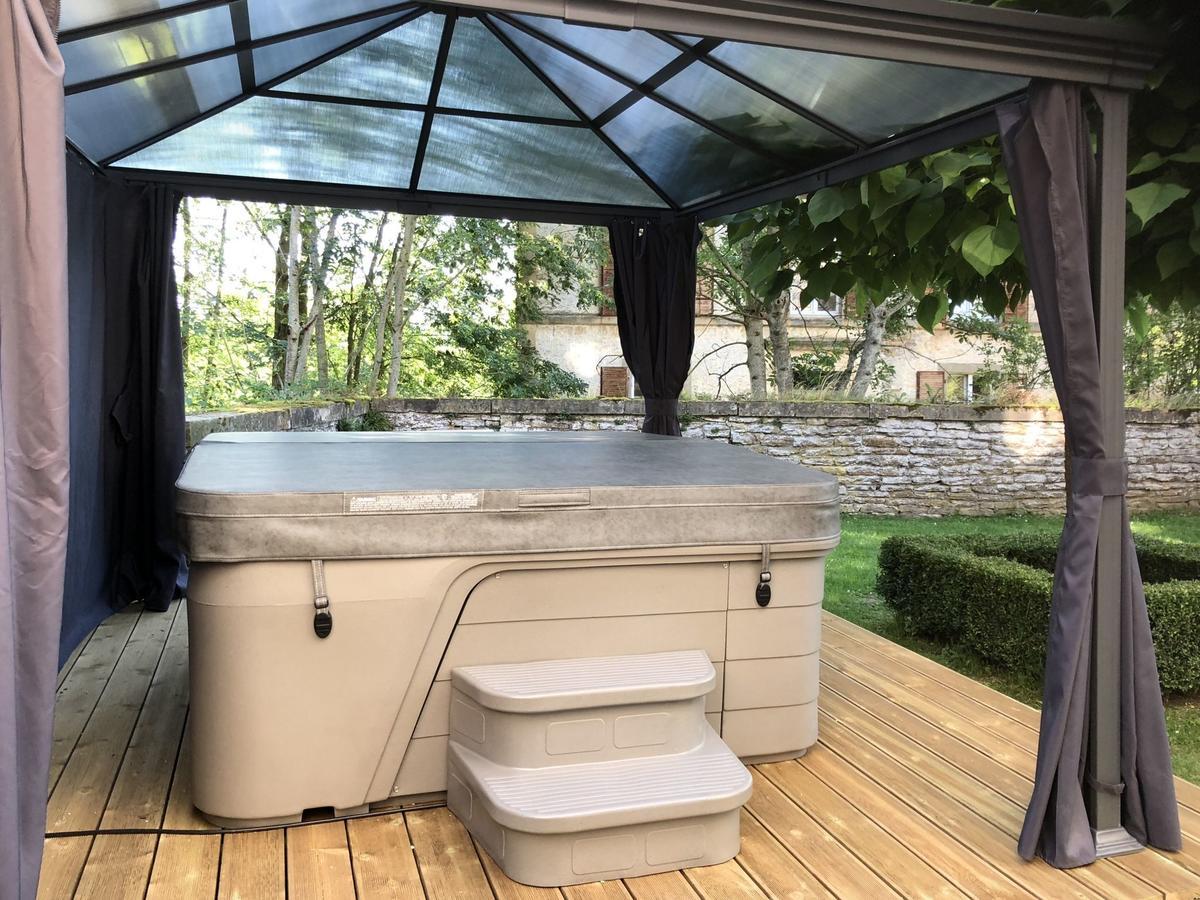 Unique Holiday Home In Virton With Jacuzzi Latour Екстер'єр фото